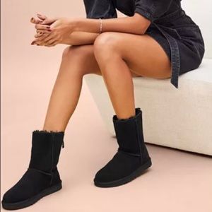 UGGS Black Classic Short boots EUC Size 6